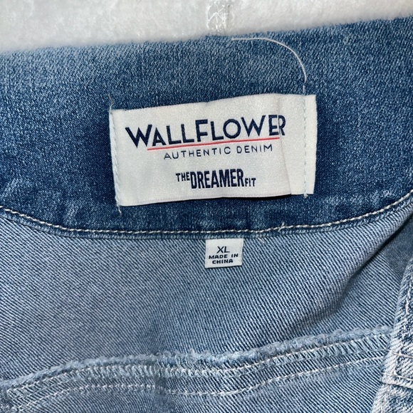 Jean Jacket with hood - Picture 2 of 6